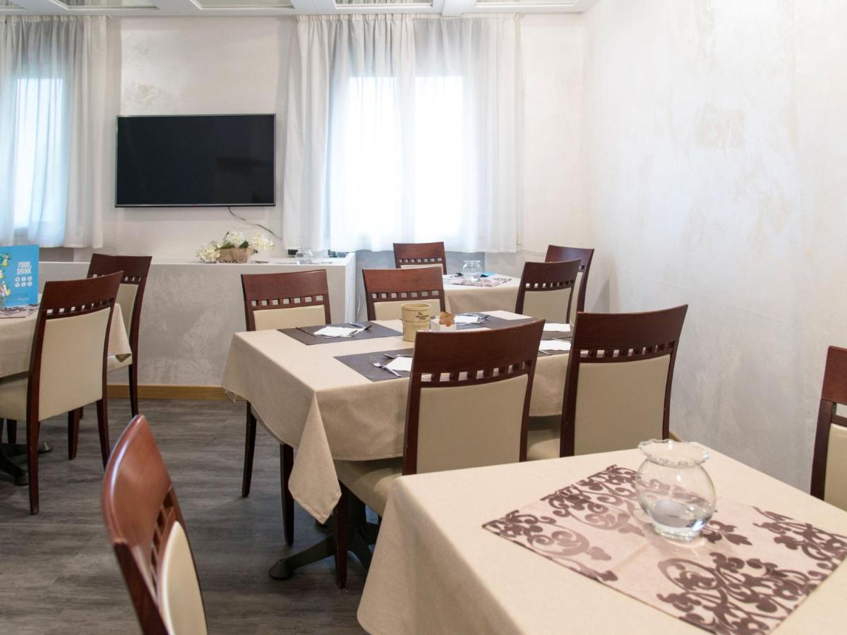 Apartment Standard By Interhome Riva del Garda Exteriör bild